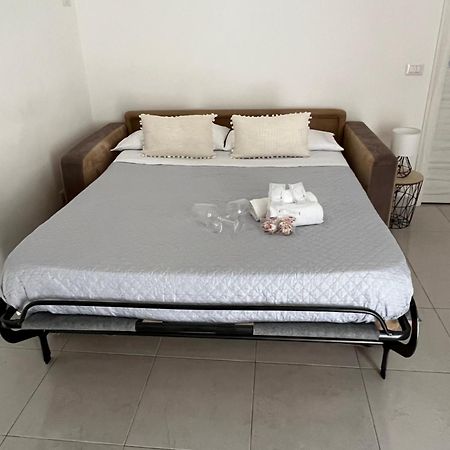 B&B Regina Rooms 阿沃拉 外观 照片
