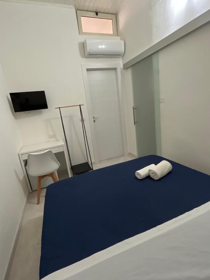 B&B Regina Rooms 阿沃拉 外观 照片