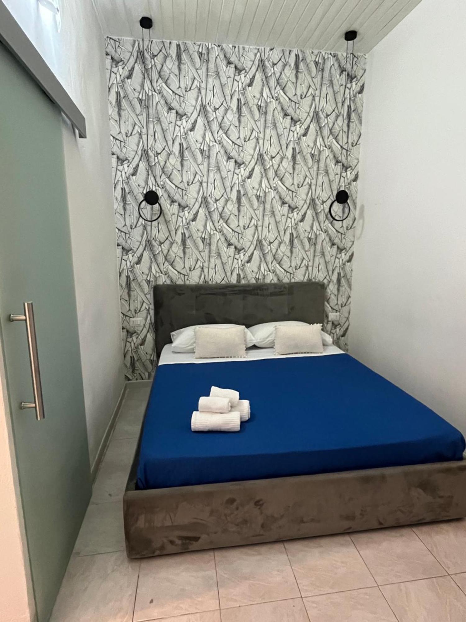 B&B Regina Rooms 阿沃拉 外观 照片