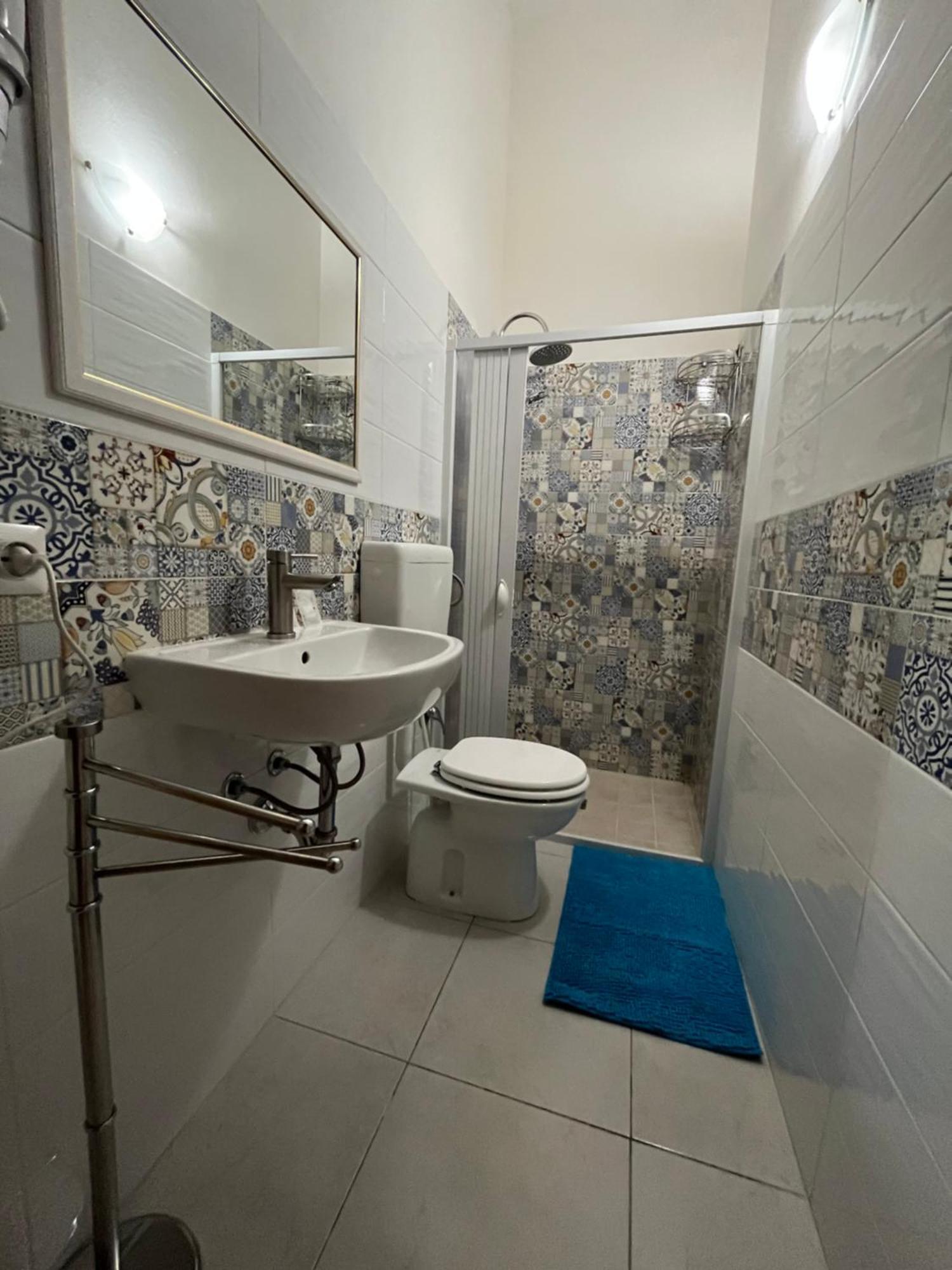 B&B Regina Rooms 阿沃拉 外观 照片